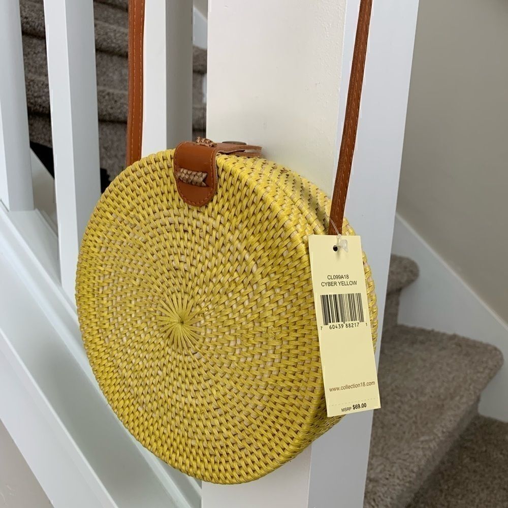 Collection 18 Hand-Crafted round Crossbody. - Picture 11 of 13